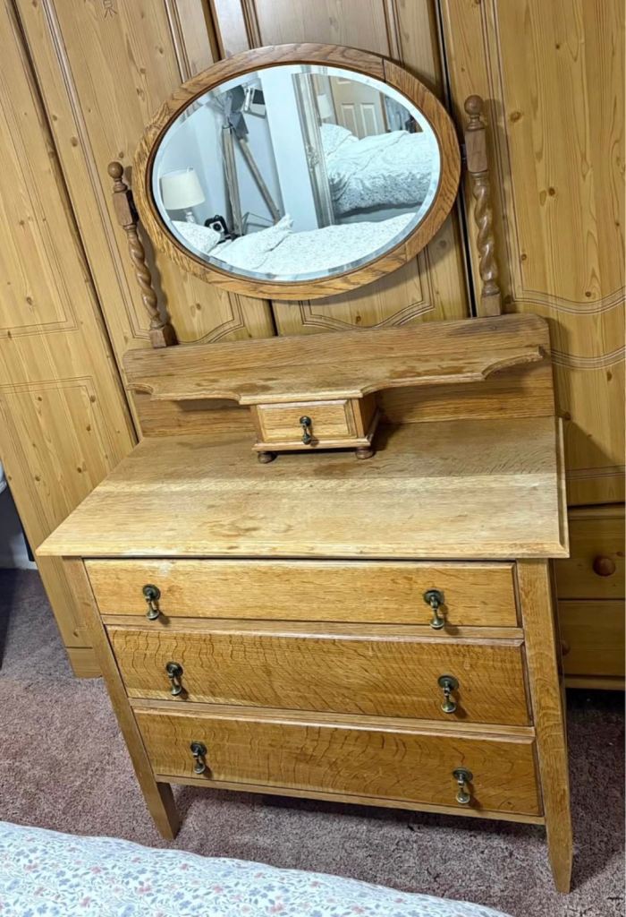 Stunning Antique solid oak chest of drawers dresser dressing bedside table with oval mirror RARE