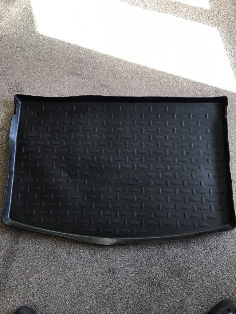 Toyota Yaris boot liner