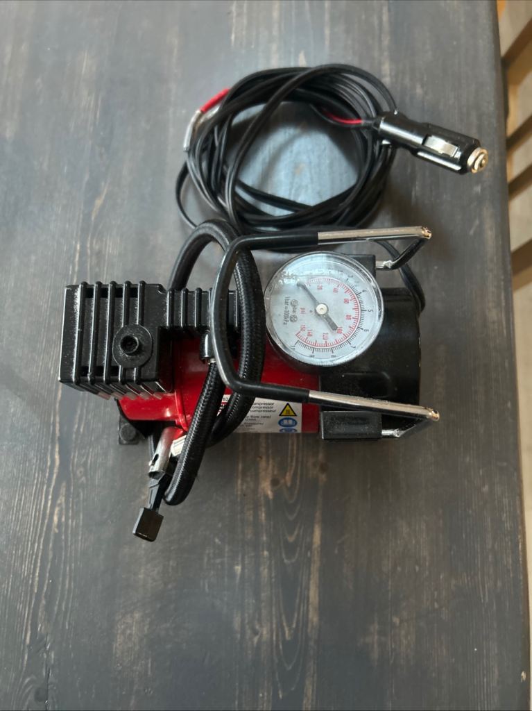 Car Tyre Compressor Pump