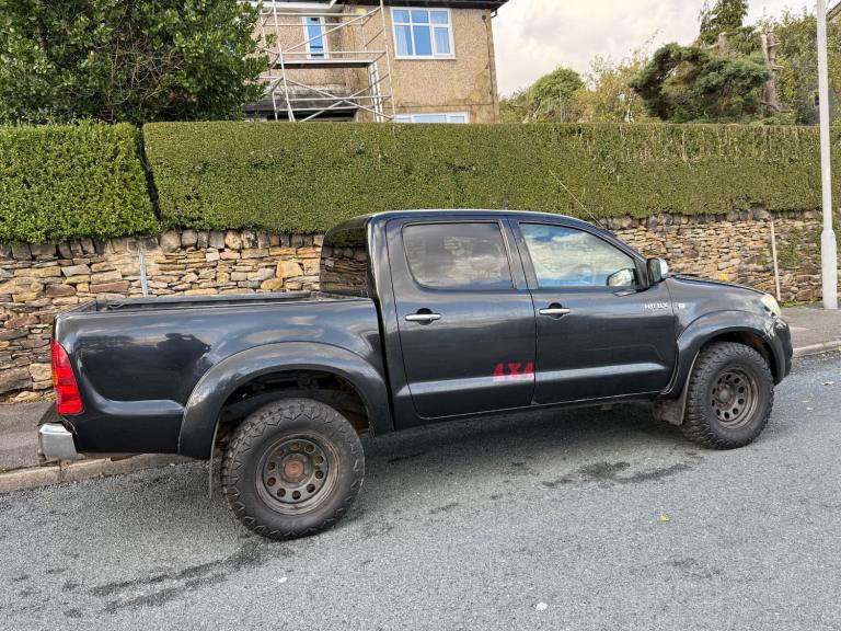 2009 TOYOTA HILUX HL3 DOUBLE CAB D/C 2.5 D4-D MANUAL 4X4 BLACK