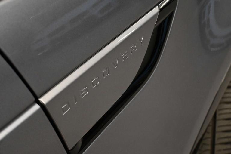 2021 Land Rover Discovery 3.0 Discovery R-Dynamic SE D MHEV Auto 4WD 5dr SUV Diesel Automatic