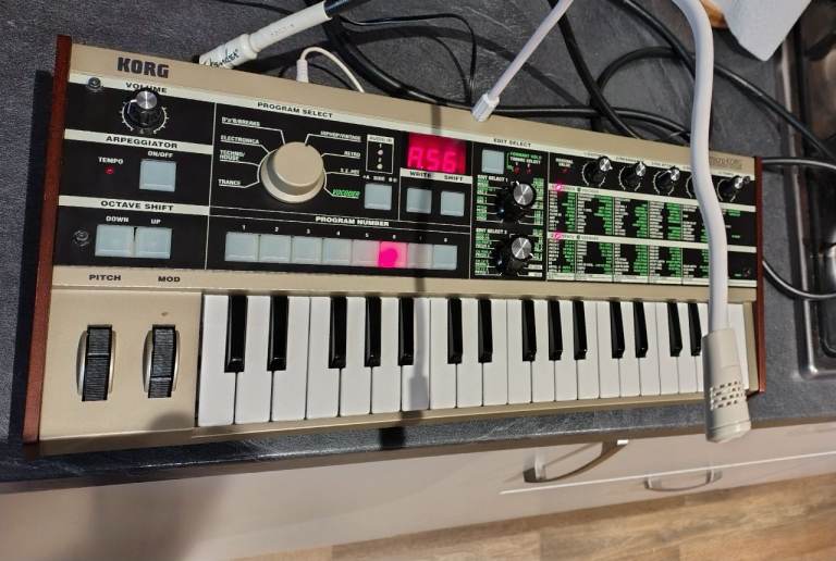 Korg Mircokorg keyboard vocoder