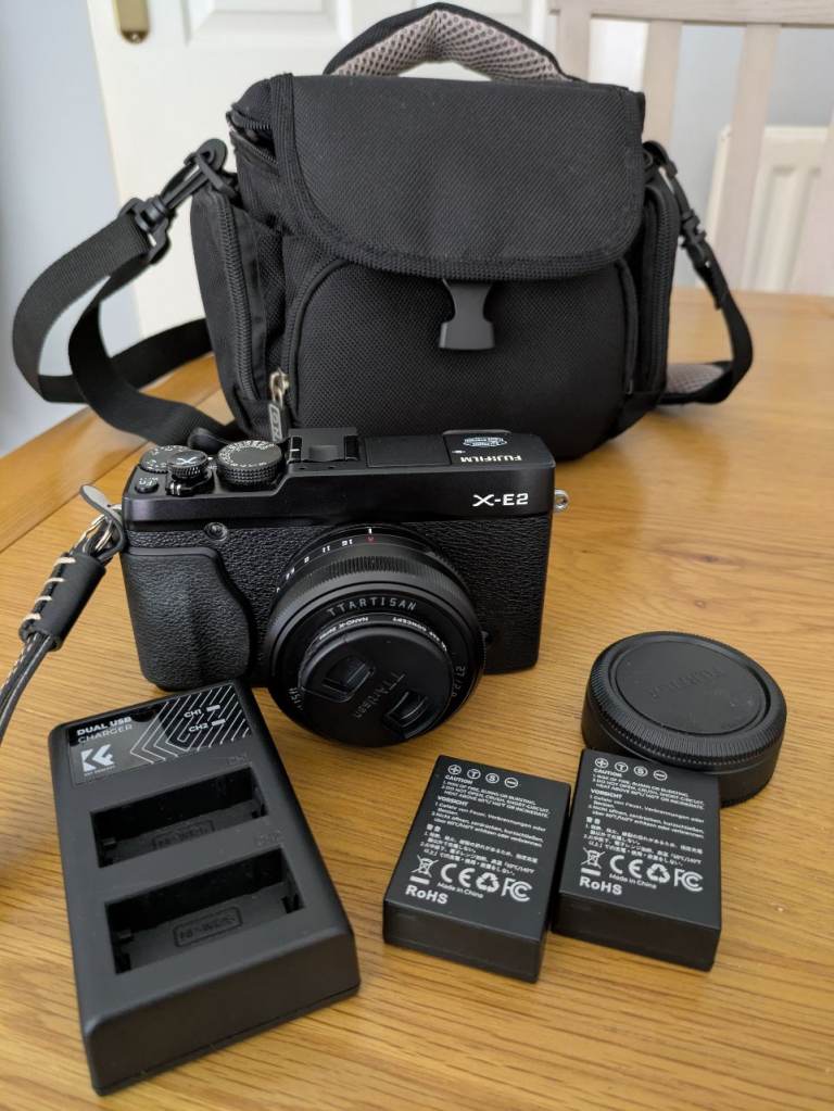 Fujifilm X-E2 digital camera, mint condition. 