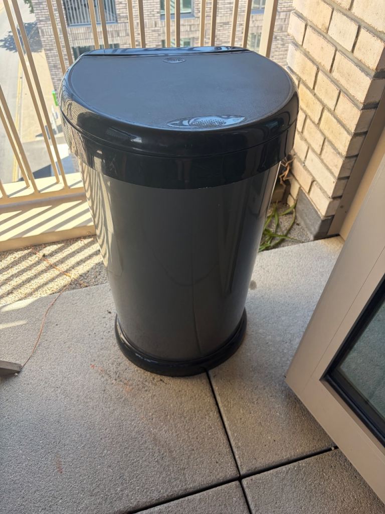 Large Grey Plastic Dustbin with Lid