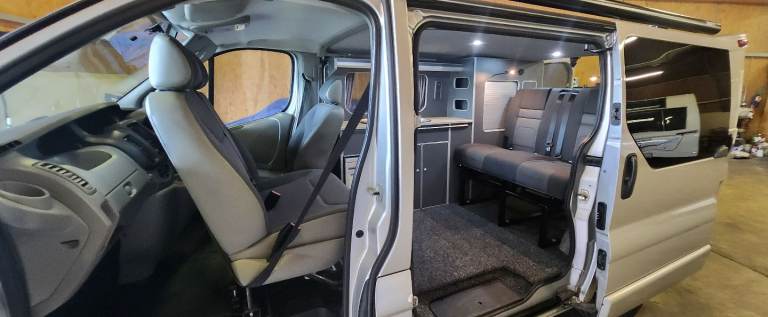 RENAULT TRAFIC PRO STEALTH CAMPER READ FULL ADVERT