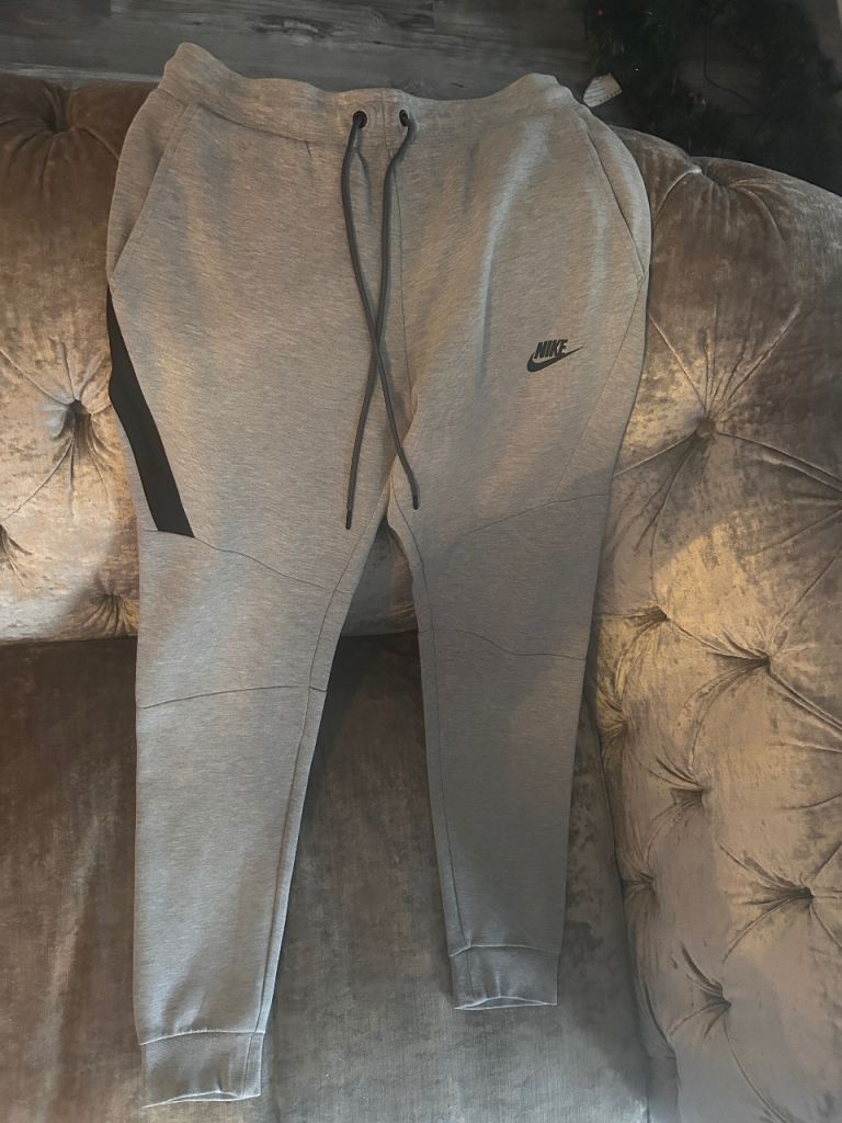 3 x Men’s NIKE tech fleece joggers size S