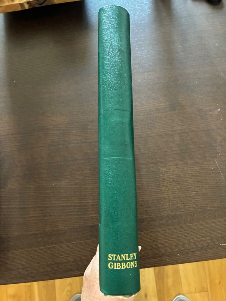 Vintage STANLEY GIBBONS GREEN SPRINGBACK STAMP ALBUM