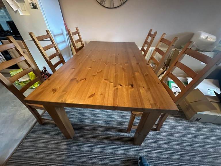 dining room table and 6 chairs £149
