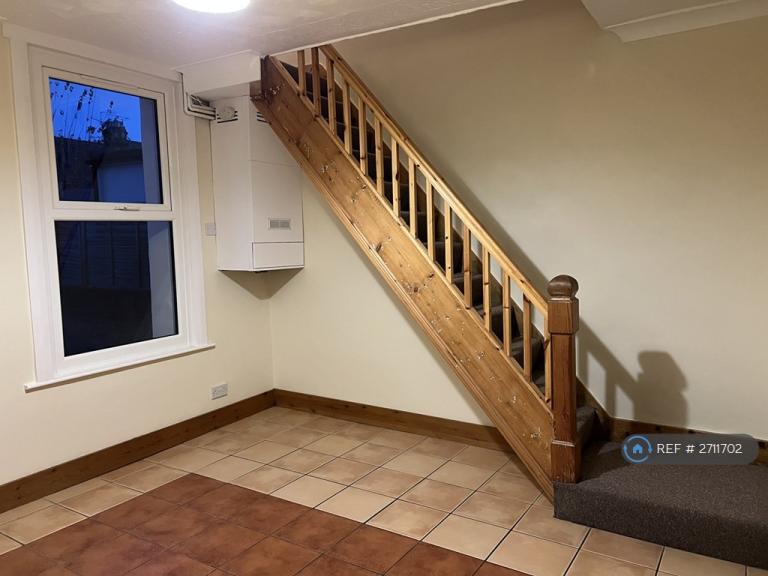 3 bedroom house in Cecil Road, Rochester, ME1 (3 bed) (#2711702)