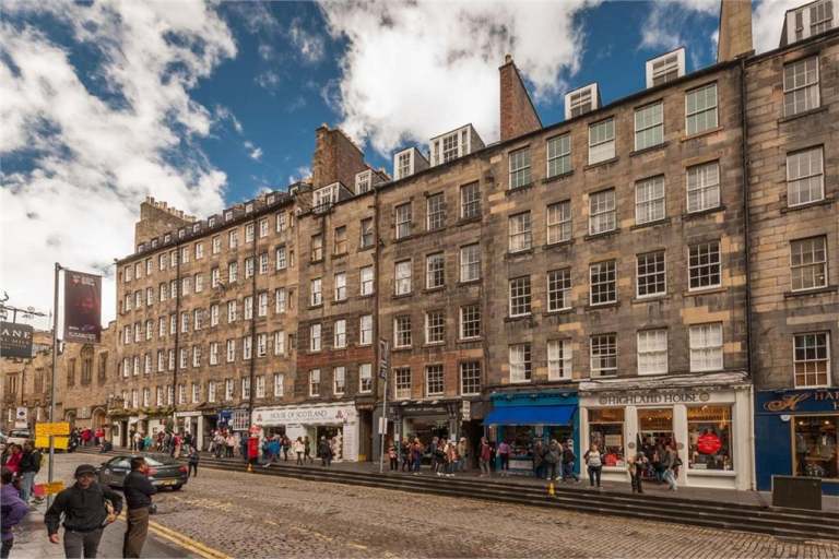 1 bedroom flat in James Court 493 Lawnmarket, Central, Edinburgh, EH1 2PB