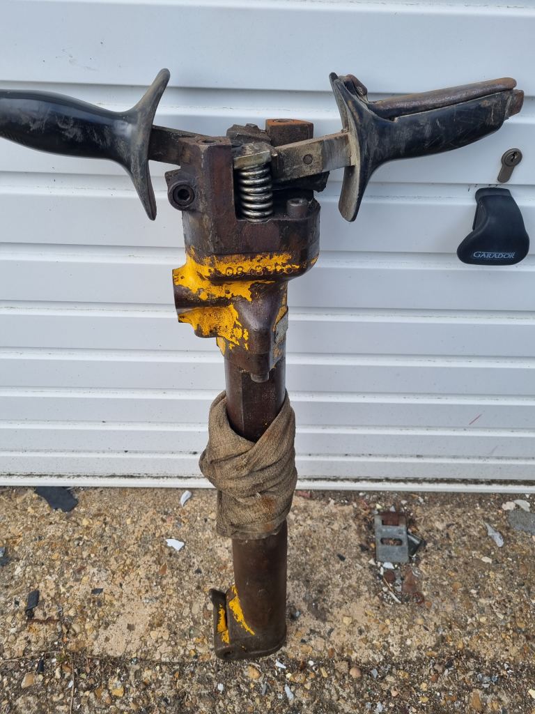 Concrete breaker 