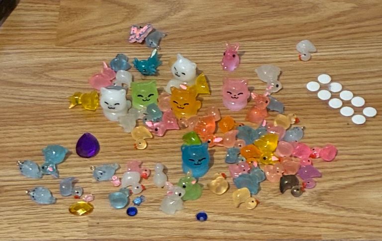 Fidget toys, bracelet and toys – very good condition