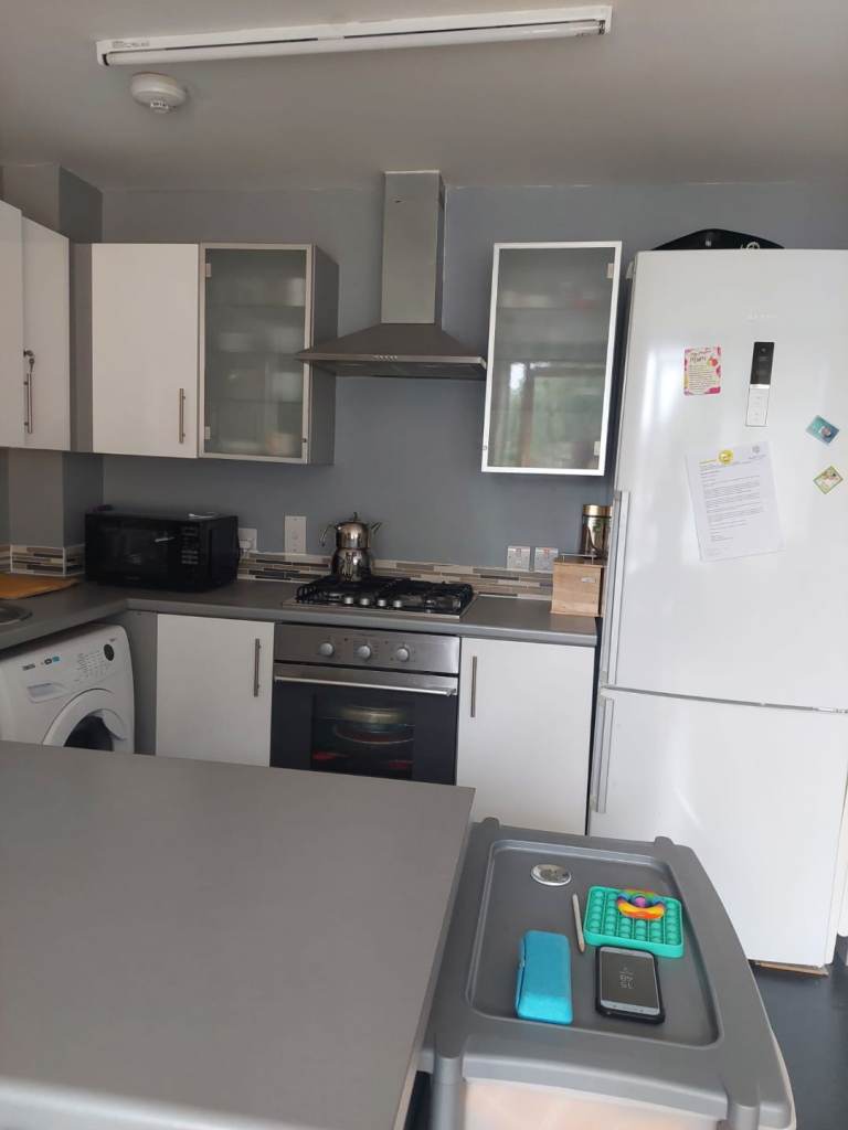 1 bedroom flat for large 2 bedroom 