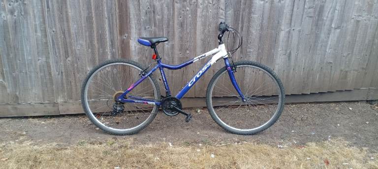 Girls/ladies hybrid bike