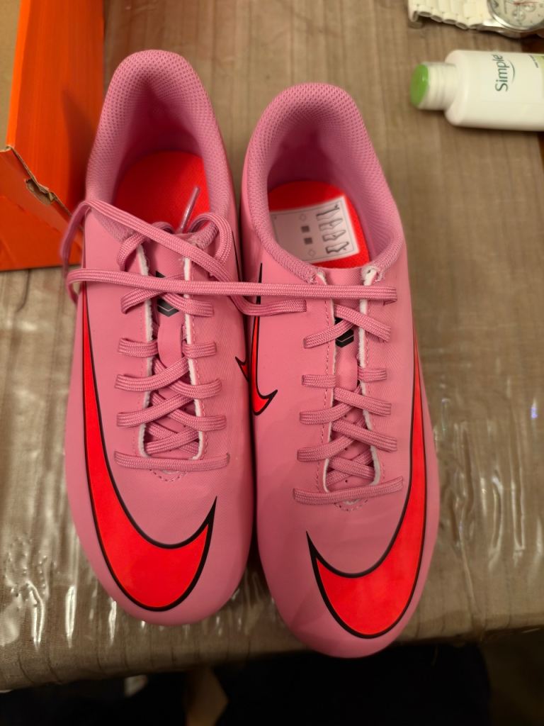 NEW Nike JR Vapor 16 Club FG/MG Football Boots – Pink, UK 5