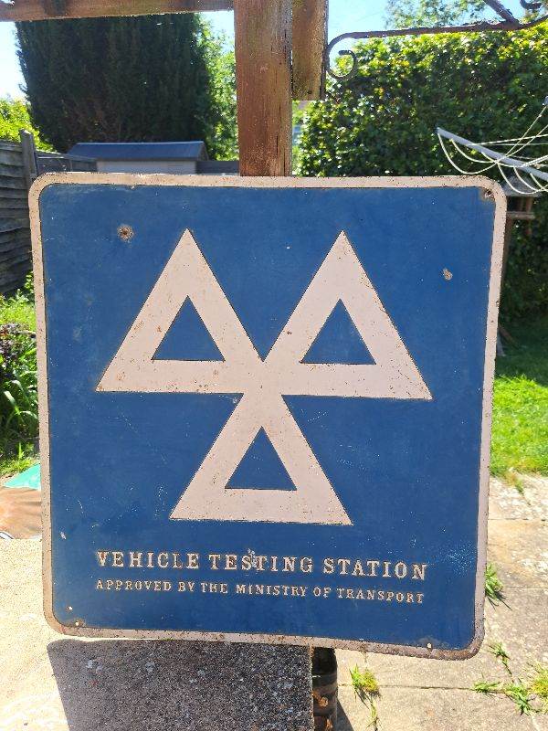 Vintage mot test sign