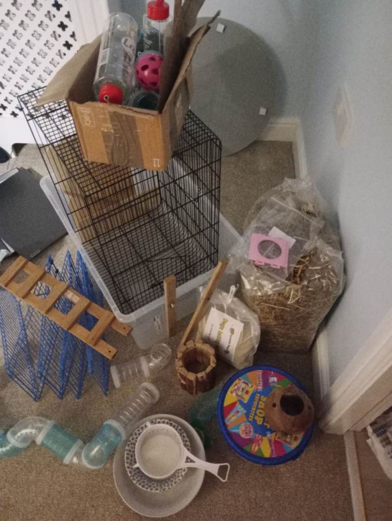 Small pet accessories see description 