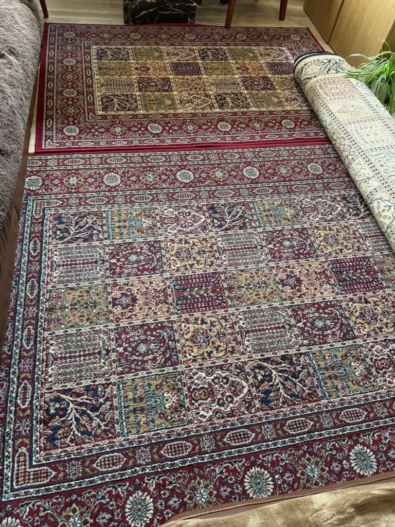  One rugs and 2 runners