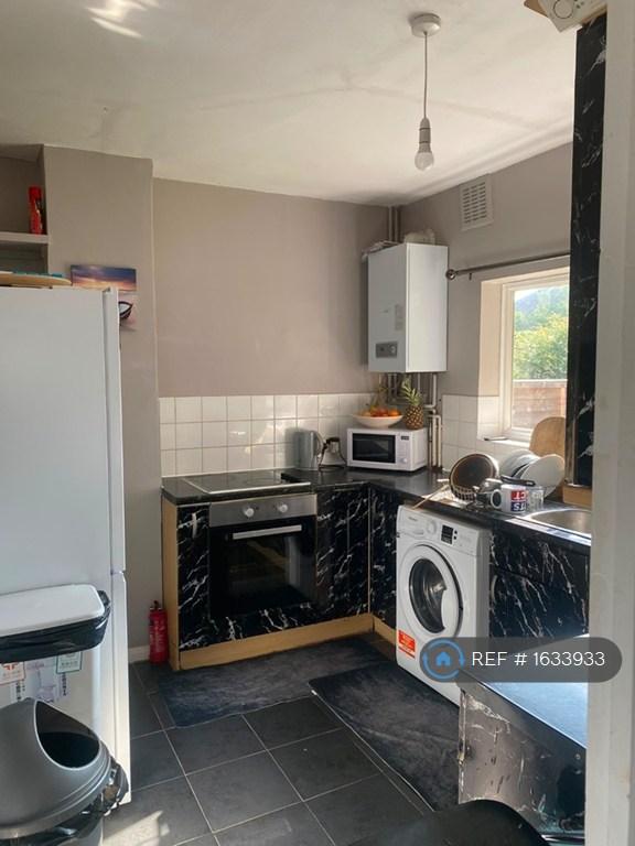 3 bedroom house in Grenada Road, London, SE7 (3 bed) (#1633933)
