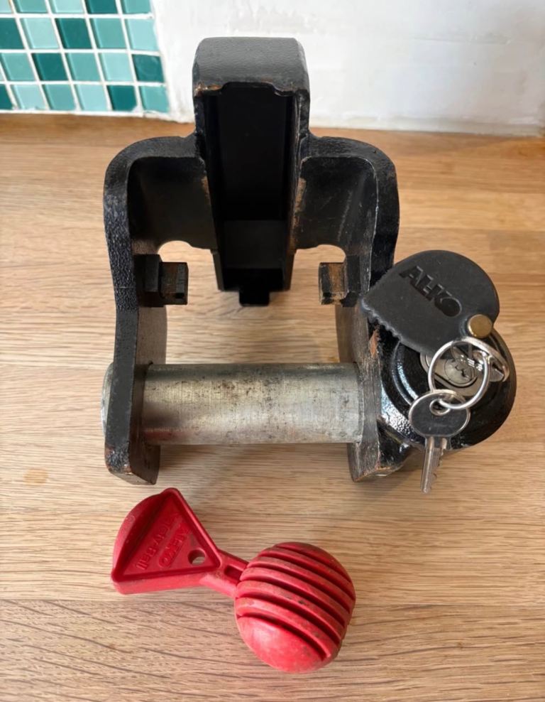 Alko hitch lock 