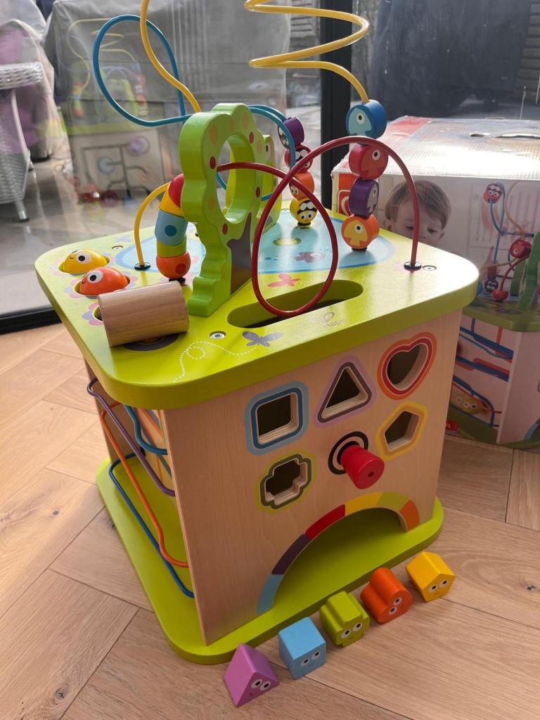 Hape Country Critters Play Cube 