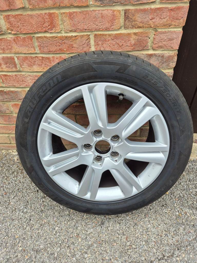 225/50ZR17 tyre fitted to Audi alloy