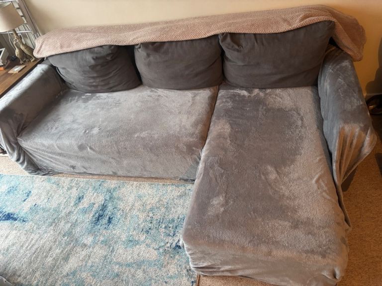 Corner sofa - NEED GONE ASAP 