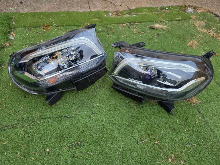 2020 Mercedes Benz X Class SINGLE Xenon Headlamp Breaking Parts