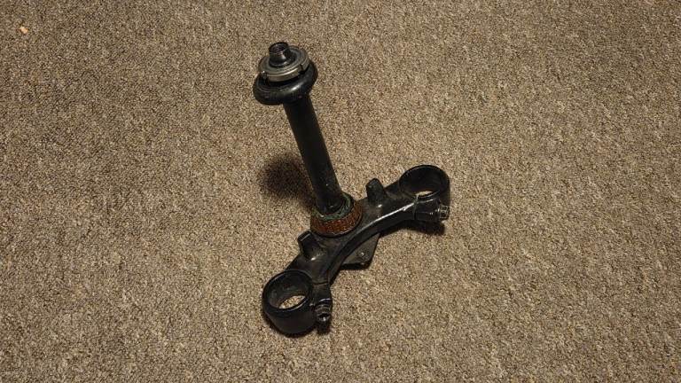 Share Lower Triple Clamp Steering Stem Suzuki GSX600F Katana Fork 1993
