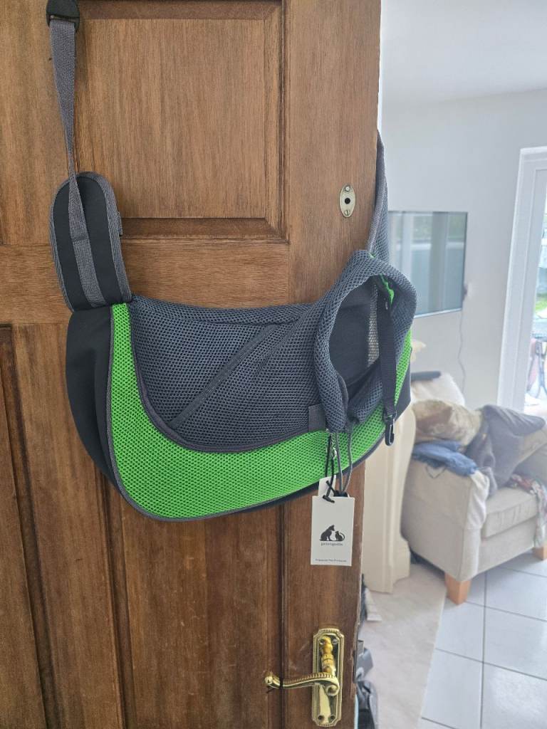 Cat carrier 