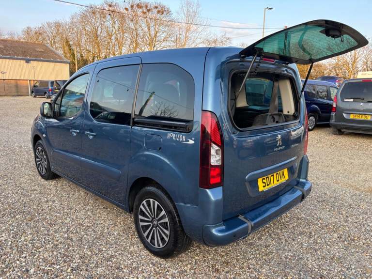 PEUGEOT PARTNER AUTO WHEELCHAIR ACCESSIBLE VEHICLE AUTOMATIC WAV 1.6 2017