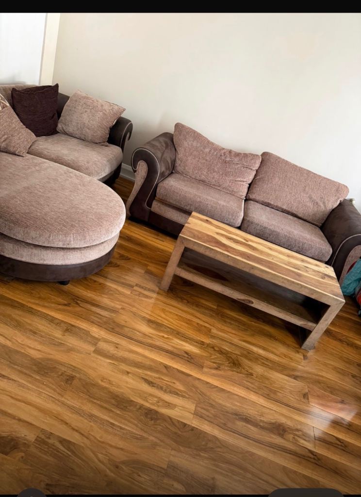 Stunning 5 Bedroom Semi-Detached House