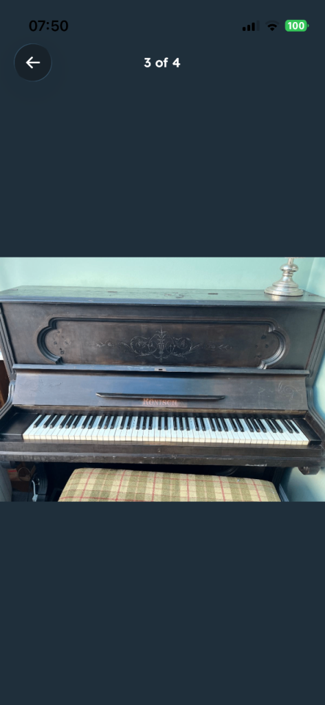 Ronisch Piano 