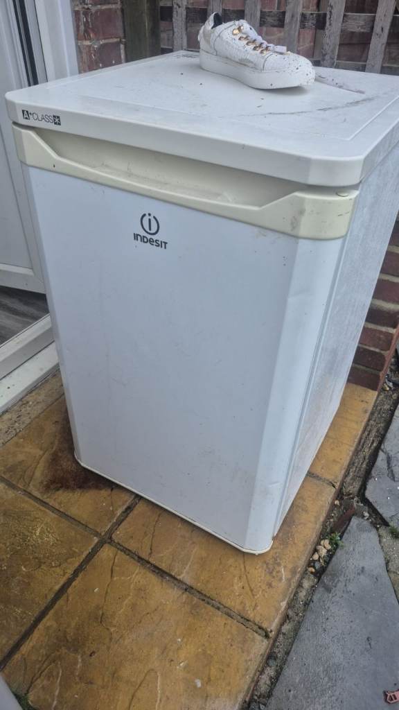 Undercounter fridge 