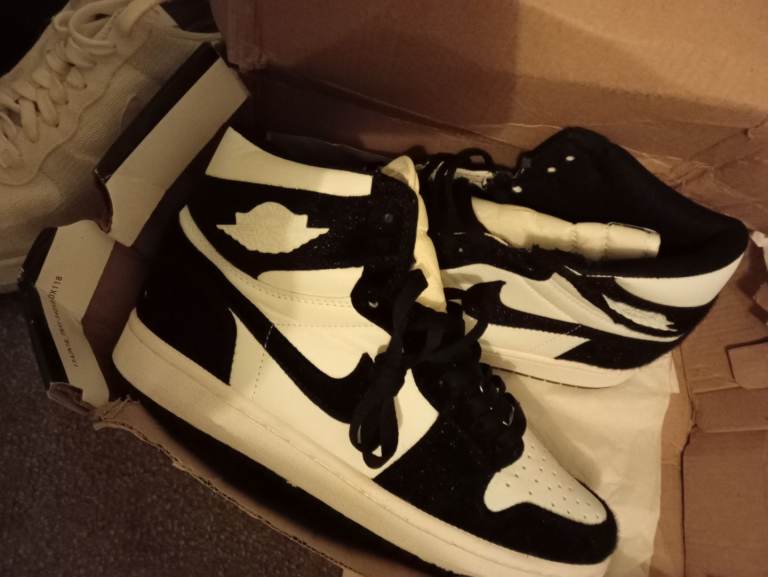 image for Nike size seven twist air Jordan one new in box damaged box