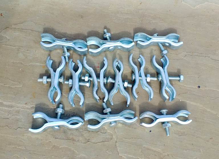 12x. HERAS FENCE COUPLERS clips