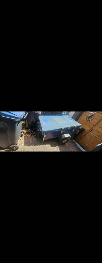 Trailor for sale with cover