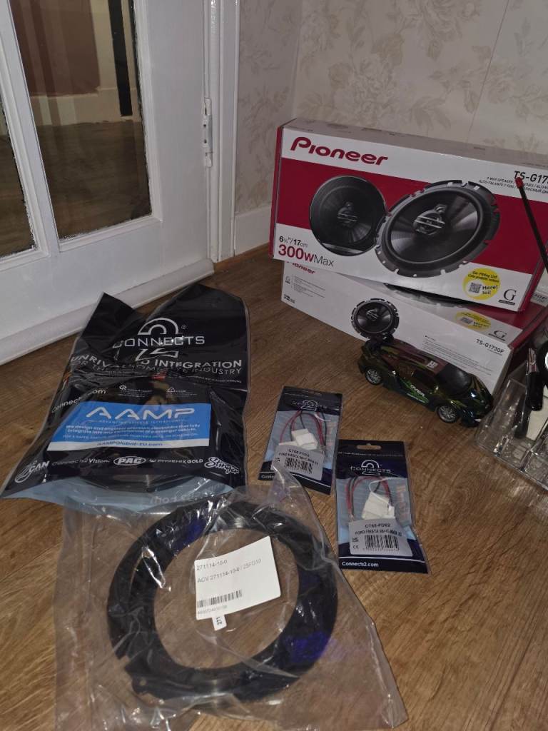 Pioneer car speakers front and back 