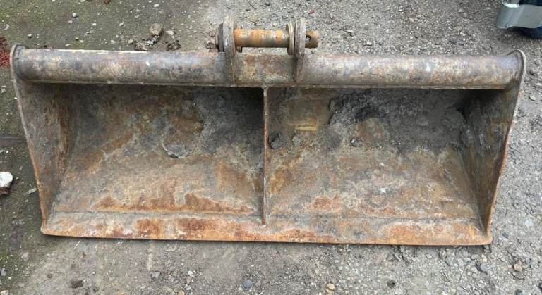 WANTED GRADING / DITCHING BUCKET