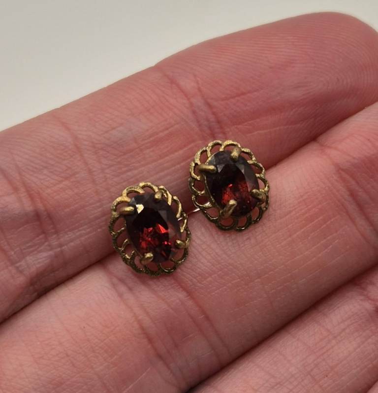 Vintage 9ct yellow gold and garnet stud earrings