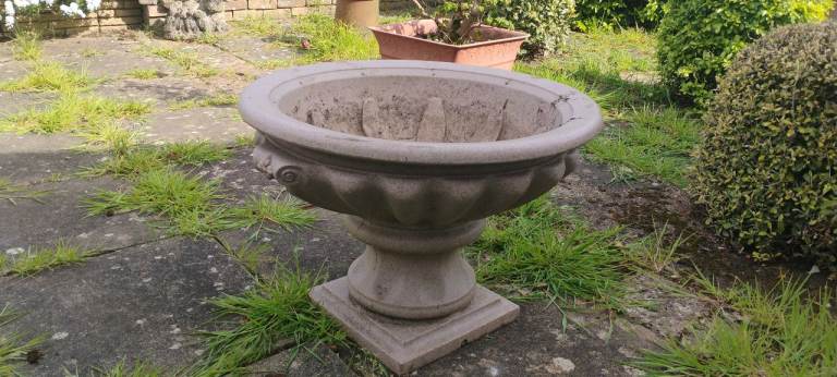Garden Urn Planter – Good Condition