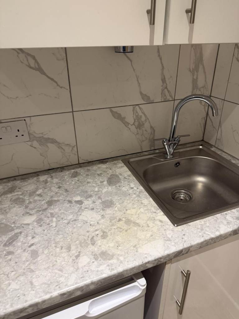 Ensuite Studio Room – DSS Accepted