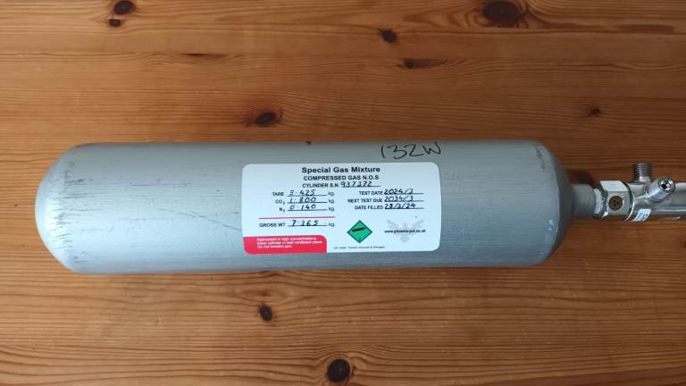 Liferaft gas cylinder