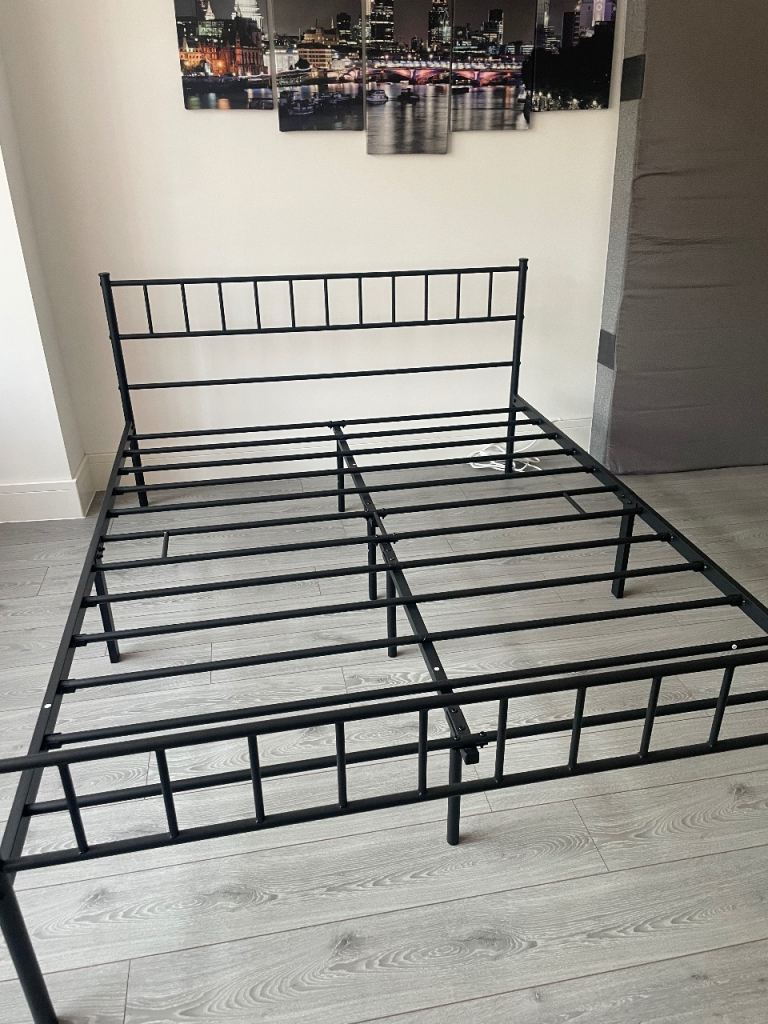 Black Double Metal Bed Frame – Good Condition