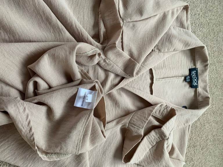 Saloos Plain Beige V-neck short Sleeve Buttoned Blouse Front Pintuck UK size 12