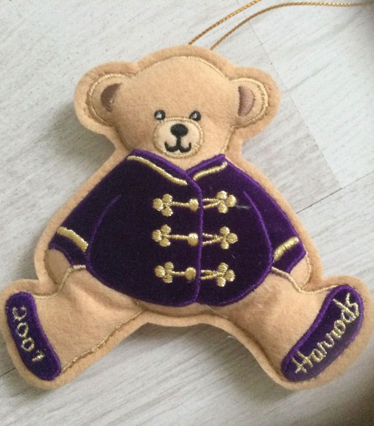 Harrods of London 2001 Teddy Bear Felt Christmas Tree decoration collectible 
