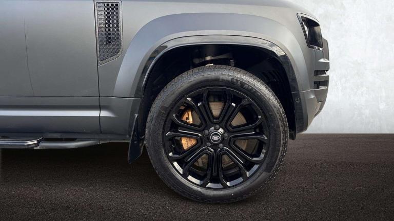 2025 Land Rover Defender 4.4 P635 Octa Edition One 110 5dr Auto SUV Petrol Automatic