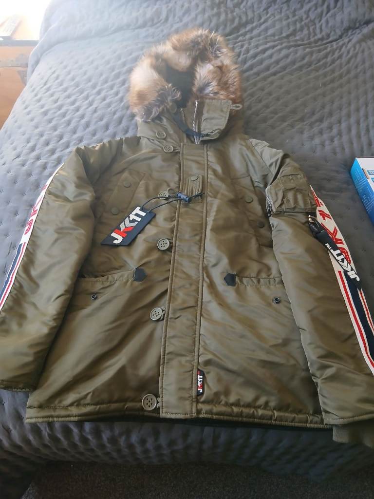 JK1t parka style coat new with tags
