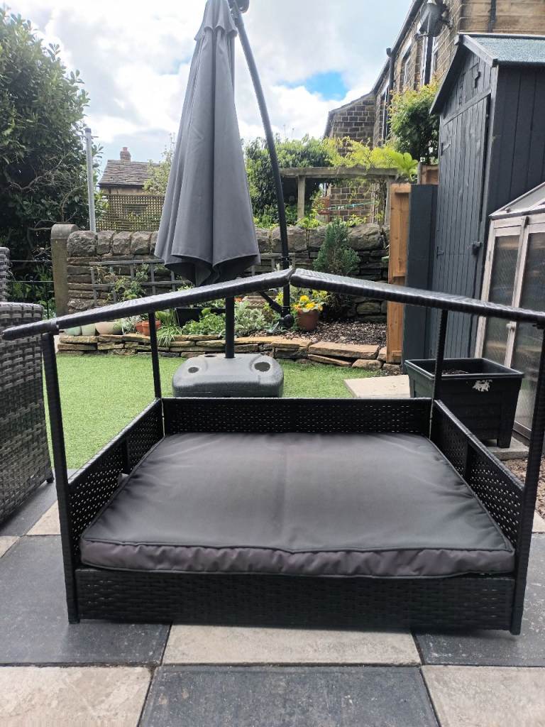 Outdoor pet canopy