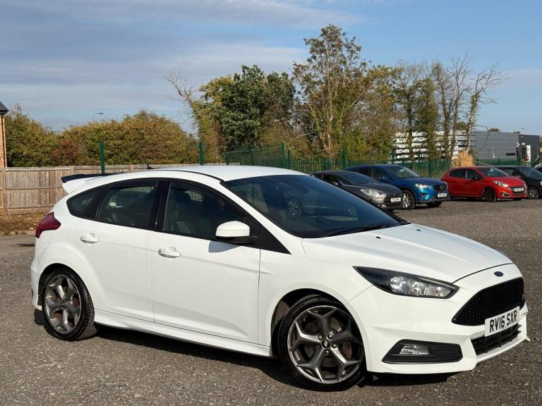 2016 Ford Focus 2.0 TDCi ST-2 Euro 6 (s/s) 5dr HATCHBACK Diesel Manual